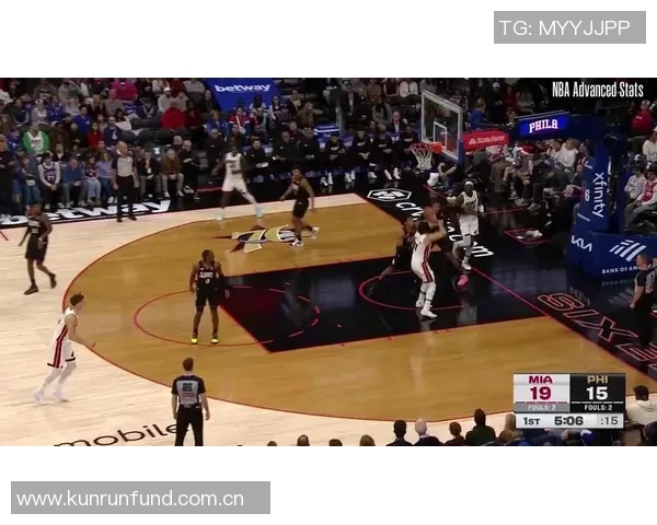 哈克斯高效表现12投10中砍下22分2篮板7助攻助球队获胜