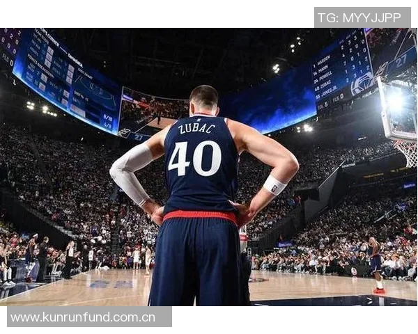 祖巴茨进攻受限难以发挥卢指导无奈回应包夹困境