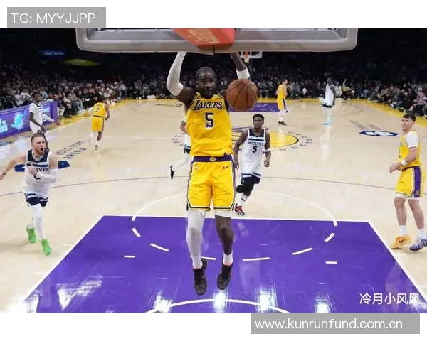 艾顿加盟湖人后将如何影响球队表现布克表示期待未来发展