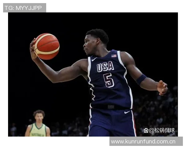 爱德华兹表现出色半场8投4中三分球命中率高达60贡献16分4篮板