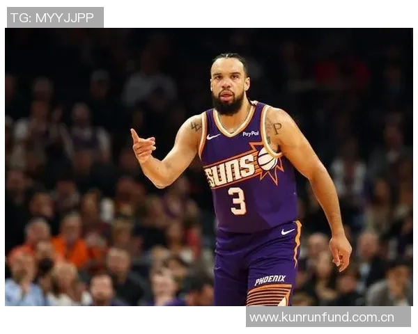 社会我龙哥狄龙半场表现出色三分球精准助力球队取胜